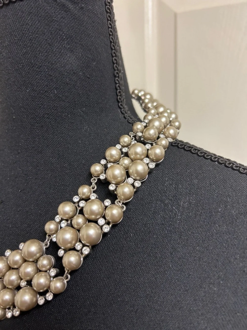 J Crew Clear Rhinestone Crystals and Faux Pearls on a Silver Tone necklace - Picture 4 of 9